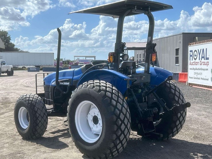 new-holland-tn65-57hp-utility-tractor-image-4
