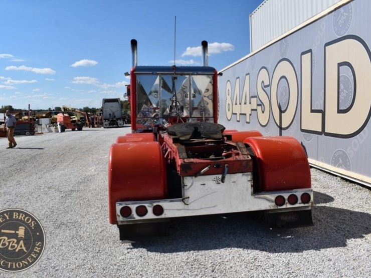 1990-peterbilt-379-image-25