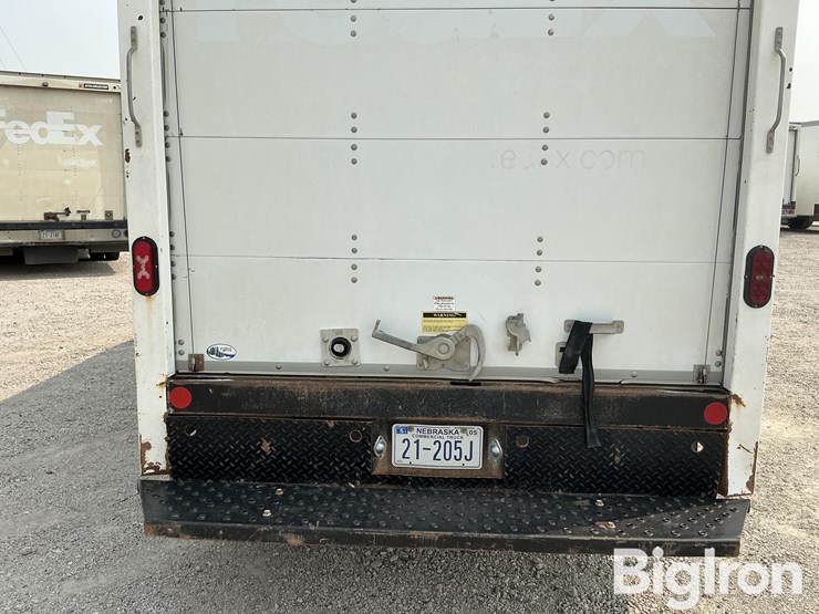 2020-chevrolet-express-g3500-image-10