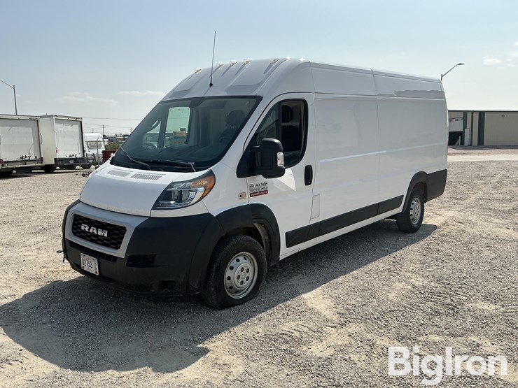 2021-dodge-3500-image-1