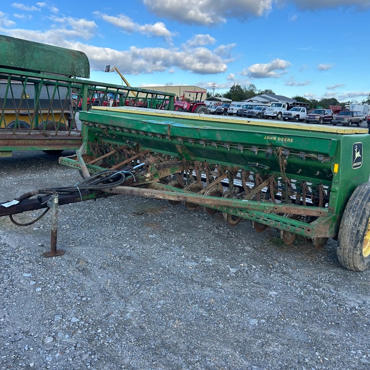JOHN DEERE 8300