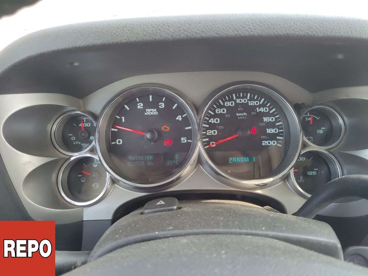 2014-gmc-sierra-3500hd-image-8