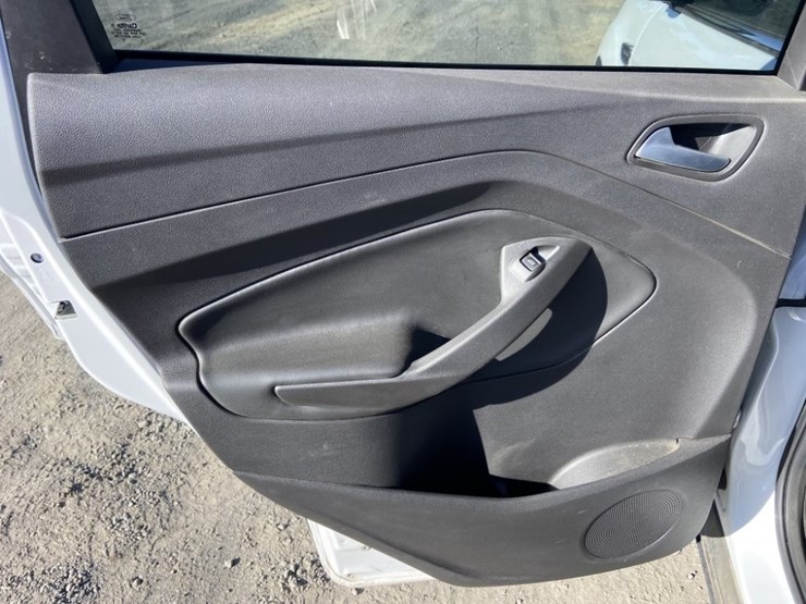 2017-ford-escape-se-image-24