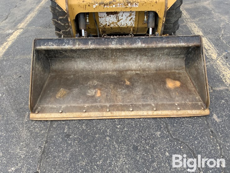 2014-caterpillar-236d-image-10