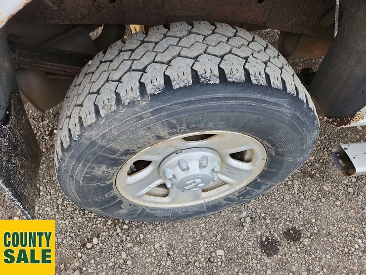2016-ram-tradesman-image-30