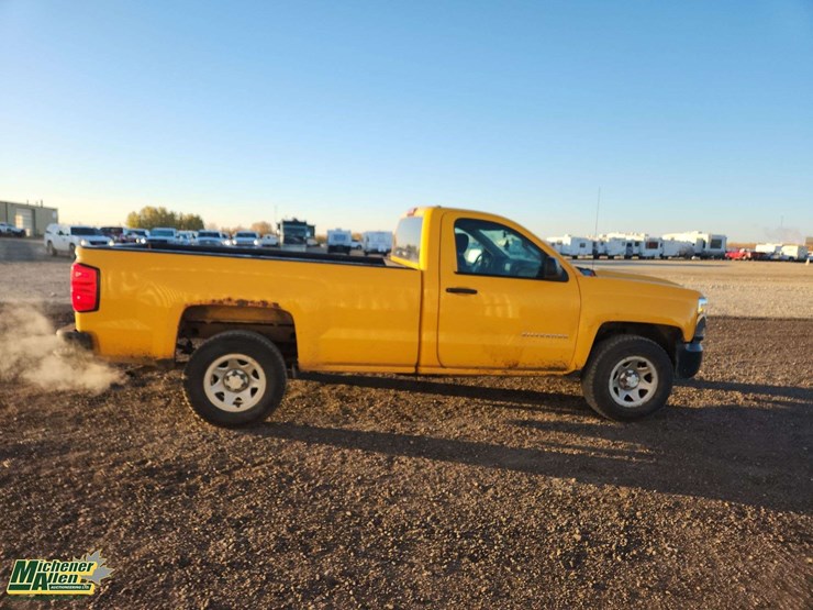 2018-chevrolet-silverado-1500-image-21
