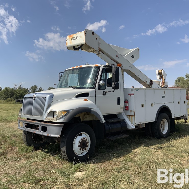 2003 INTERNATIONAL 7300