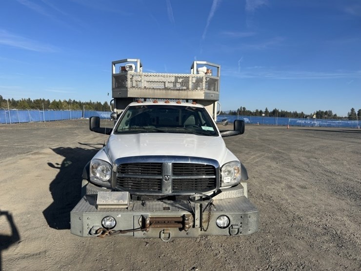 2009-dodge-ram-5500-image-8