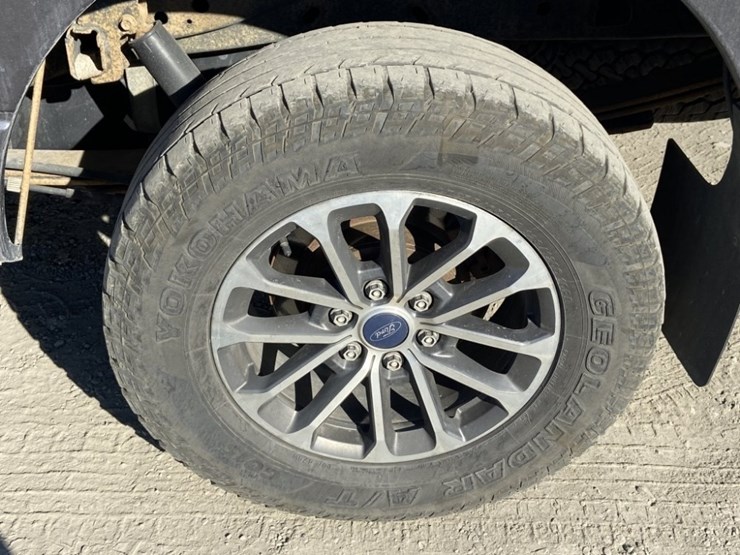 2011-ford-f150-image-33