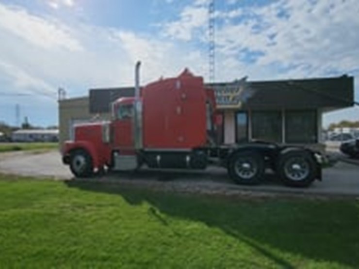 2004-peterbilt-379-image-41