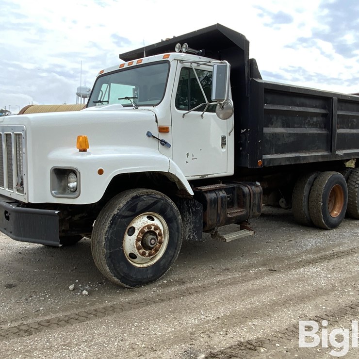 2000 INTERNATIONAL 2674