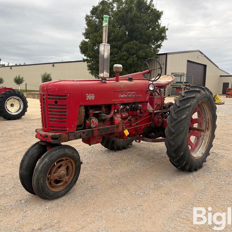 1955 INTERNATIONAL 300
