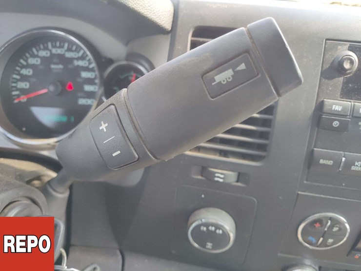 2014-gmc-sierra-3500hd-image-10