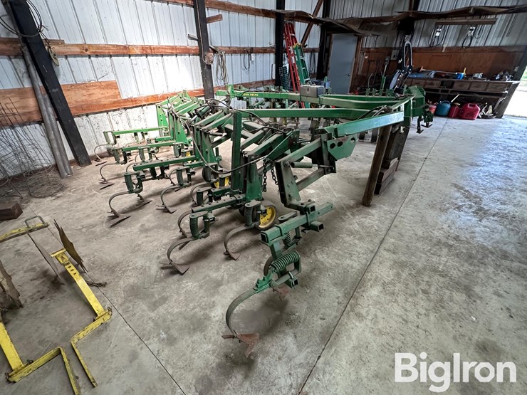 john-deere-725-image-8