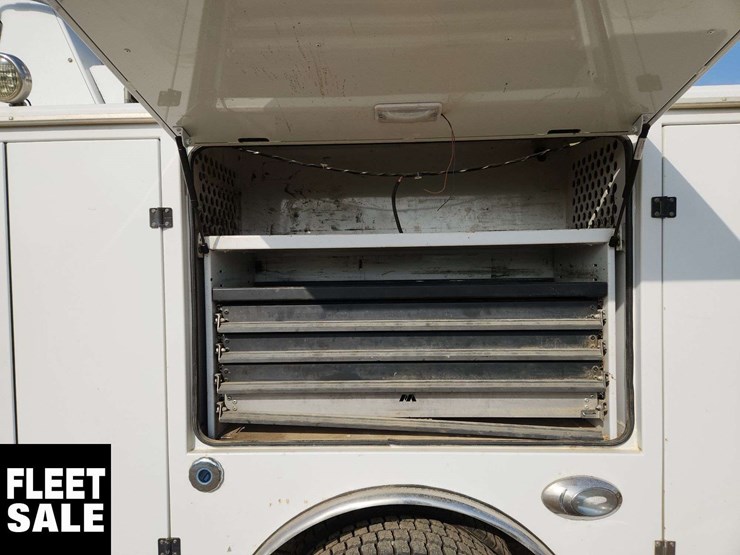 2020-ford-f550-image-39