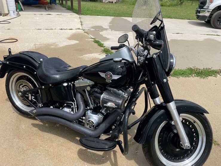 2010-harley-davidson-fatboy-image-4