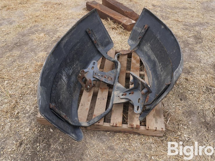 new-holland-super-steer-front-mfwa-fenders-image-6