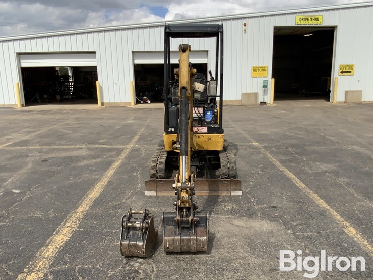 2015-caterpillar-301.7d-cr-image-2