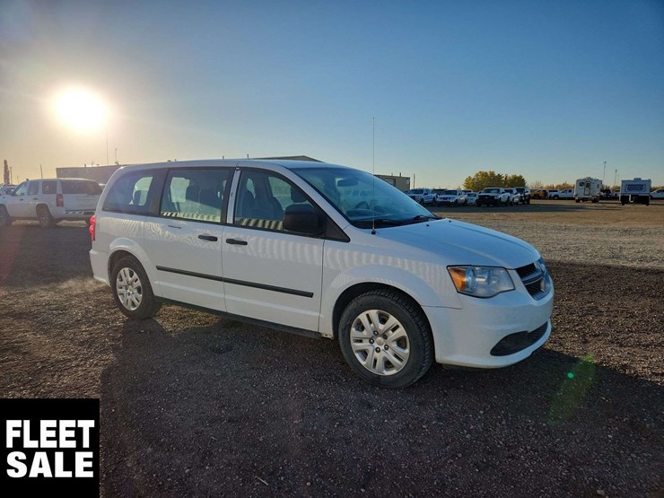 2015-dodge-grand-caravan-image-4