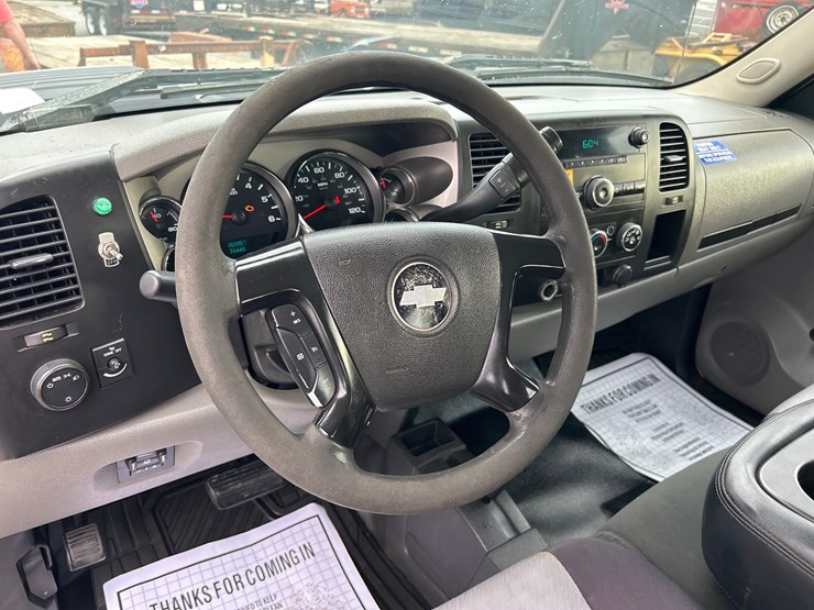 2011-chevrolet-2500-image-10