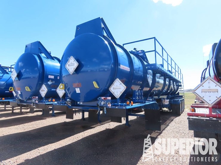 (x)-(4-42)-2018-worley-3-axle-8000-gal-transport-t-image-1