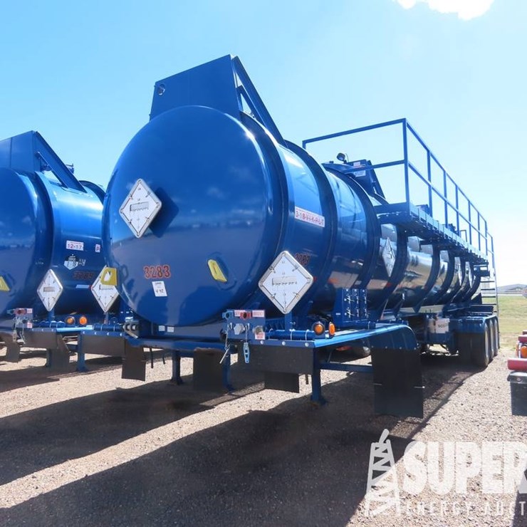 (x) (4-42) 2018 WORLEY 3-Axle 8000-Gal Transport T