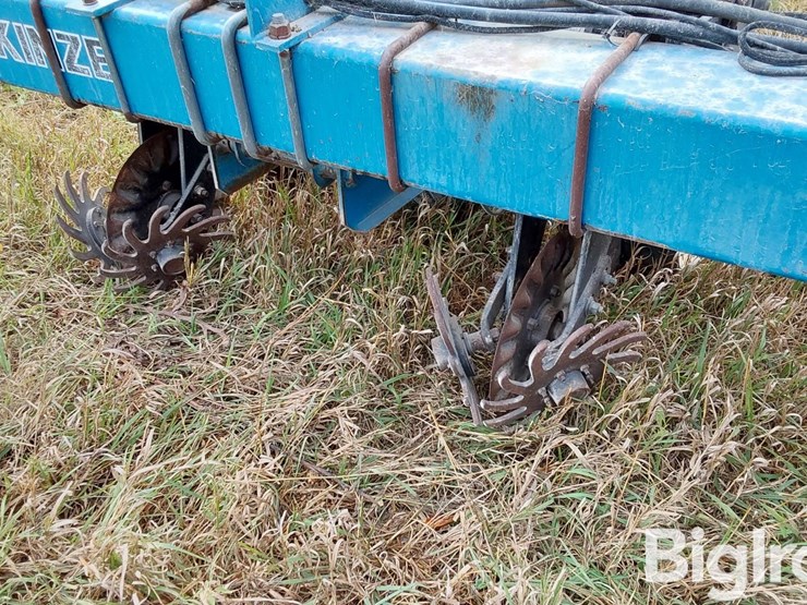 kinze-2100-image-13
