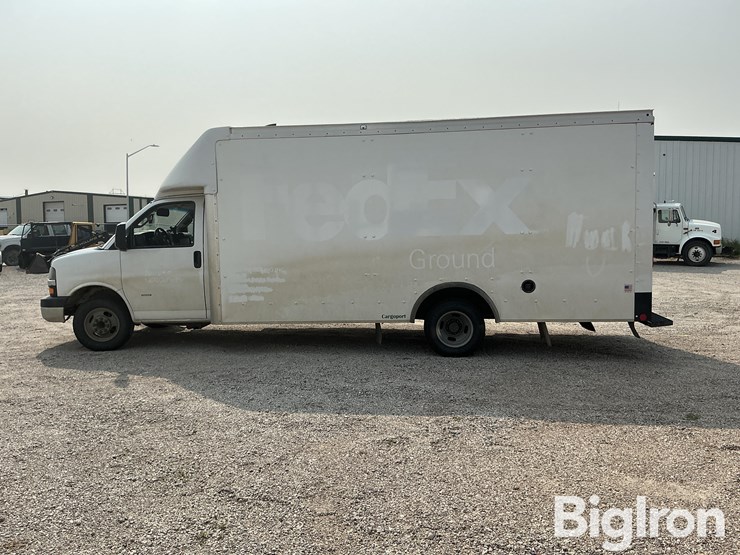 2022-chevrolet-express-g3500-image-8