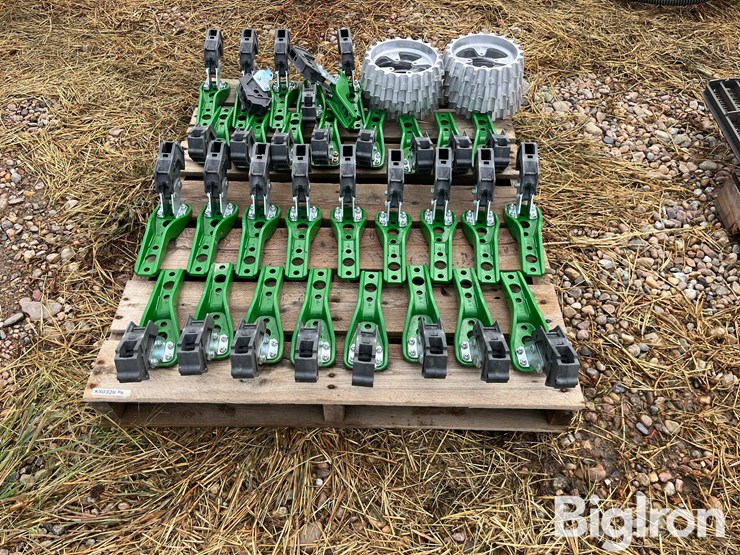 john-deere-32-image-4