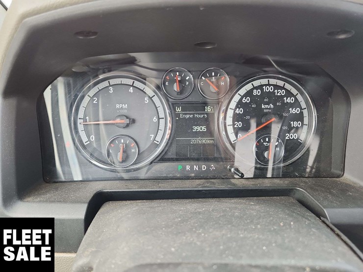 2011-ram-1500-slt-image-8