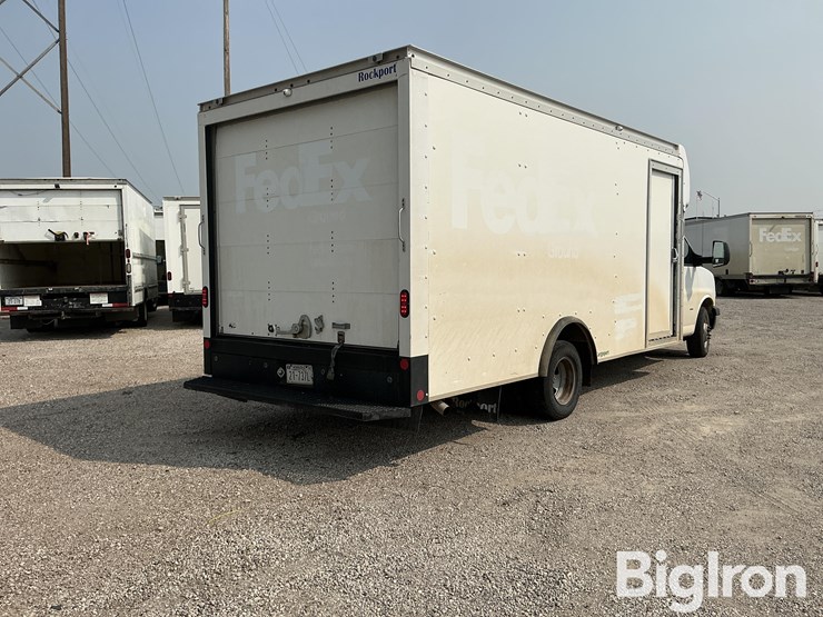2022-chevrolet-express-g3500-image-5