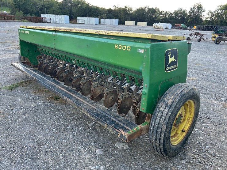 john-deere-8300-image-6