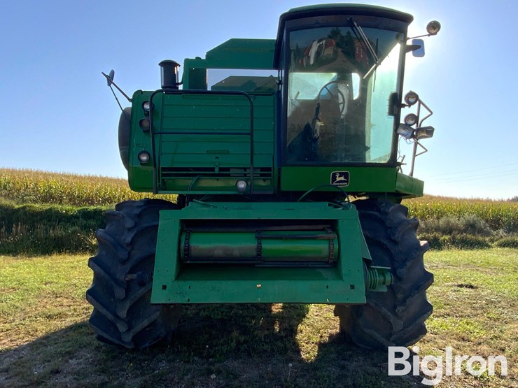 1987-john-deere-7720-titan-ii-image-2