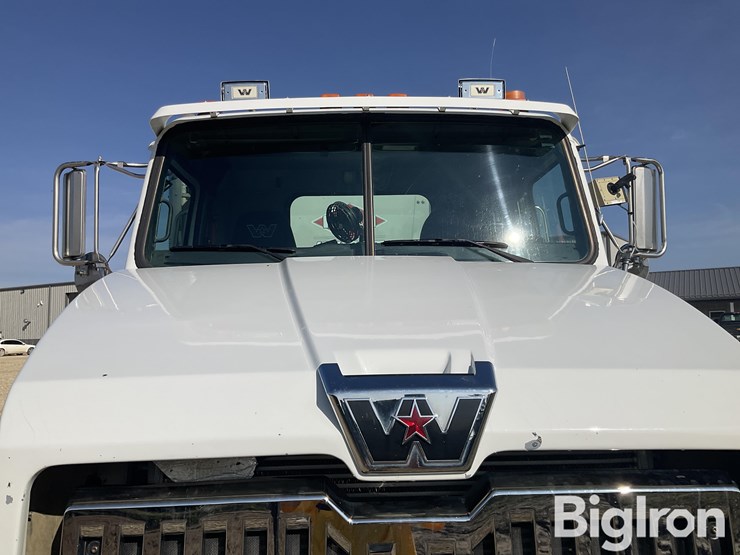 2015-western-star-4700sb-image-15