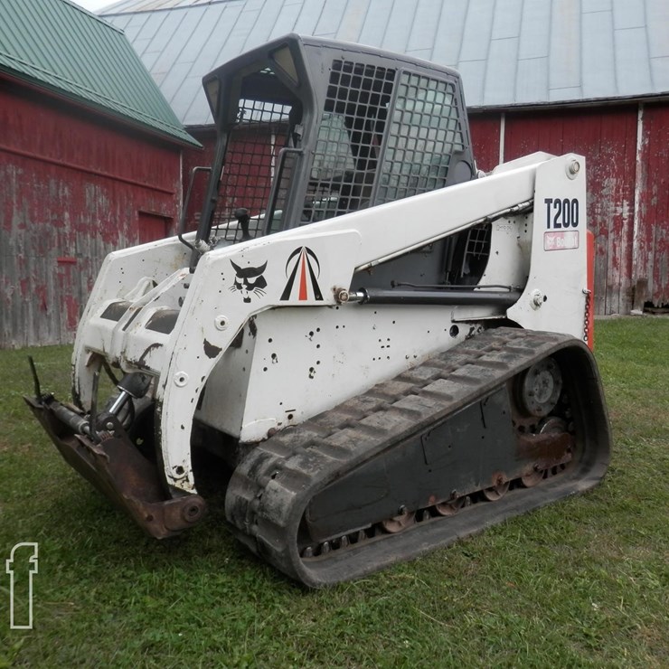 2002 BOBCAT T200