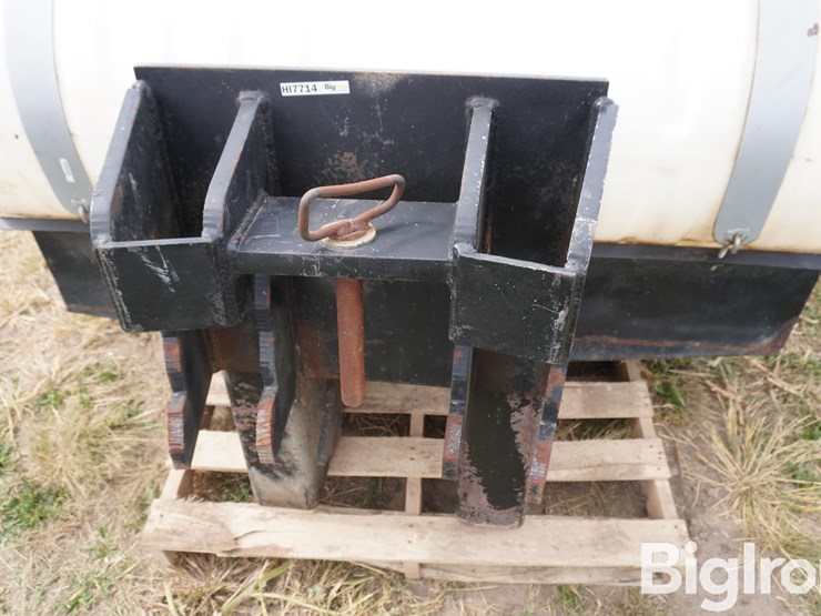 new-holland-super-steer-300-gallon-front-mount-tank-w/mounts-image-14