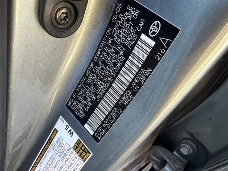 2005-toyota-prius-hybrid-sedan-image-10