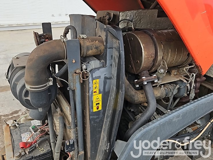 2016-kubota-mx5200hst-image-18