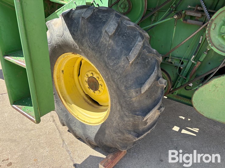 john-deere-3300-image-10