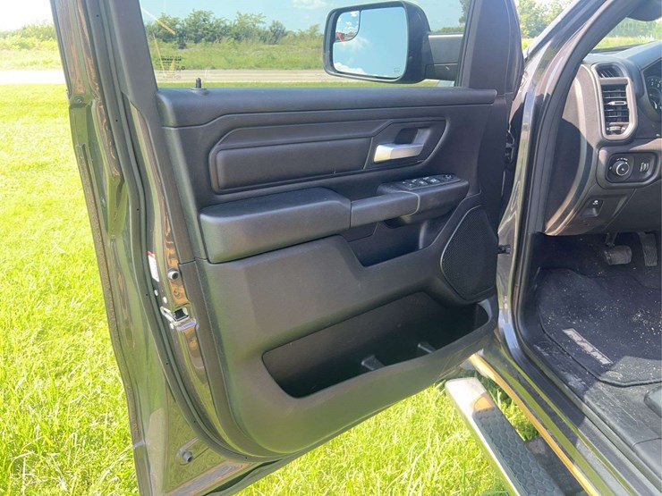 2022-dodge-ram-1500-image-18