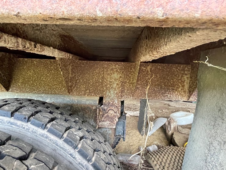 #4485-•-1981-international-cof-9670-grain-truck-(has-wi-title)-image-24