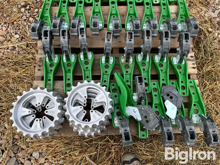 john-deere-32-image-7