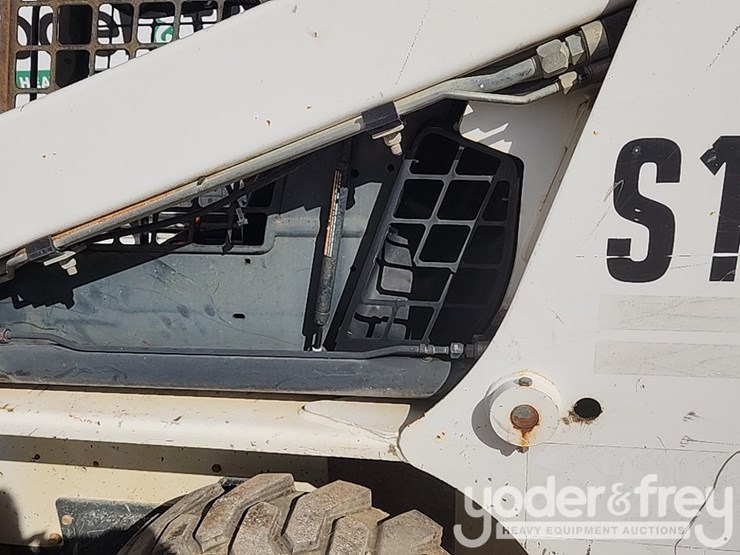 2005-bobcat-s130-image-15