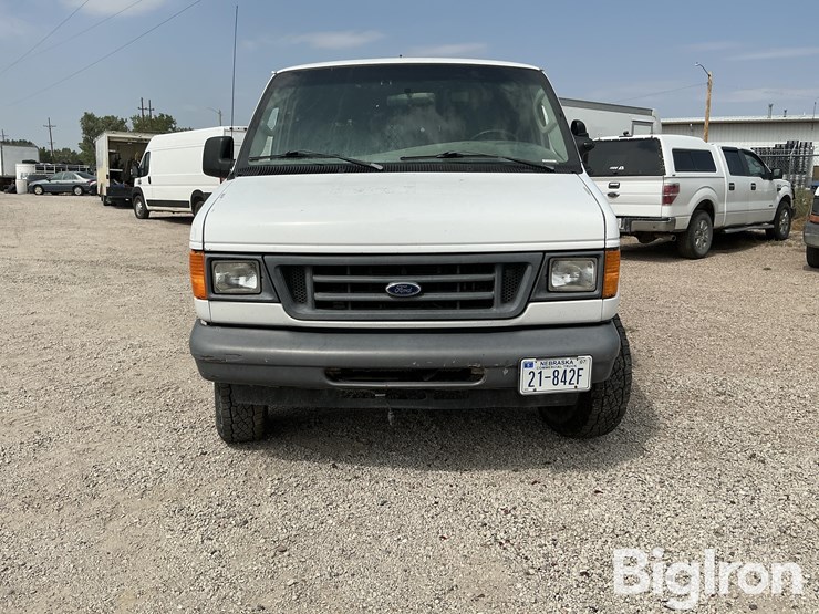 2006-ford-econoline-350-image-2