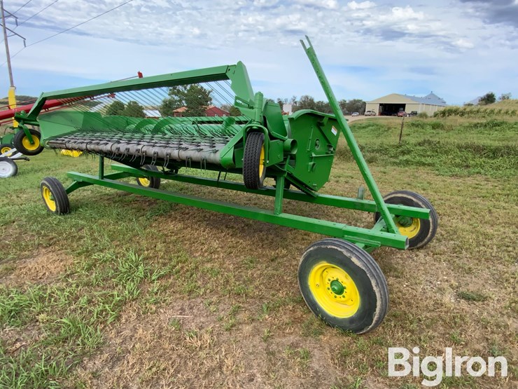 john-deere-212-image-1