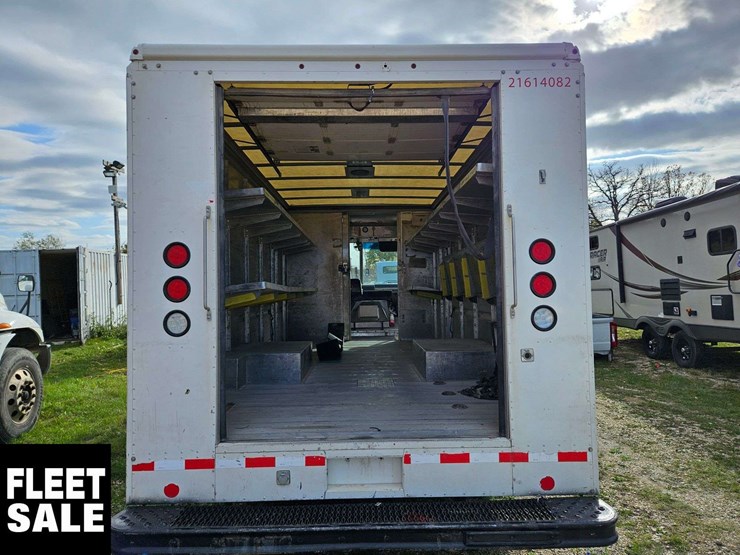 non-operable-2015-ford-e-series-s/a-step-van-image-7