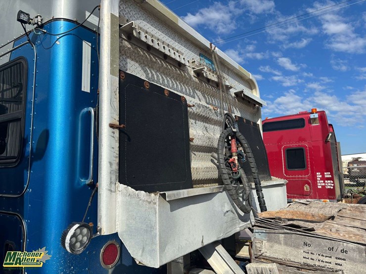 2013-kenworth-w900-image-14