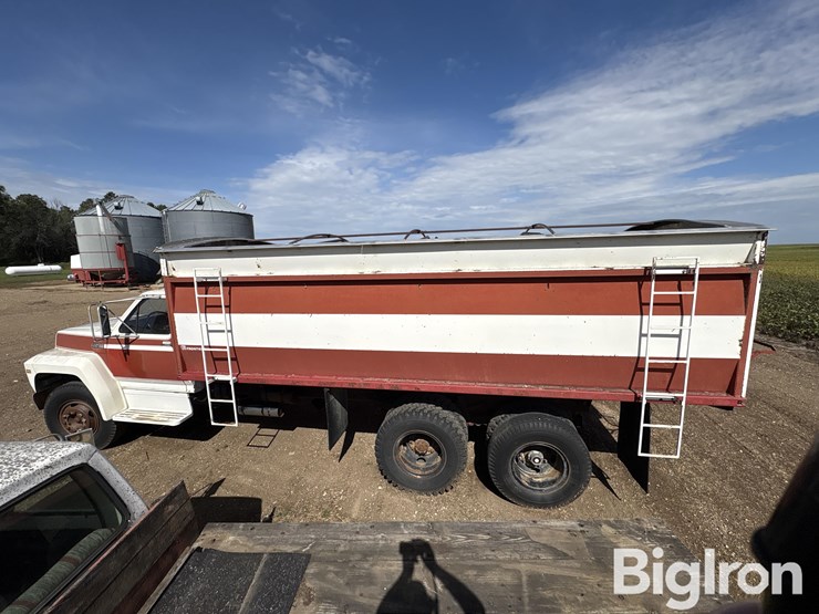 1980-ford-f700-image-8