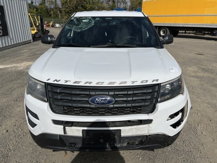 2017-ford-explorer-image-8