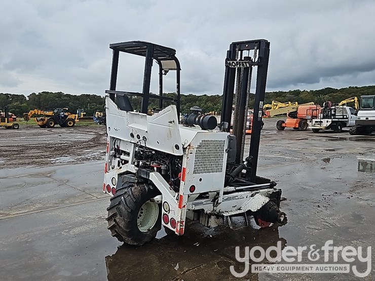 2004-moffett-m5500-image-4